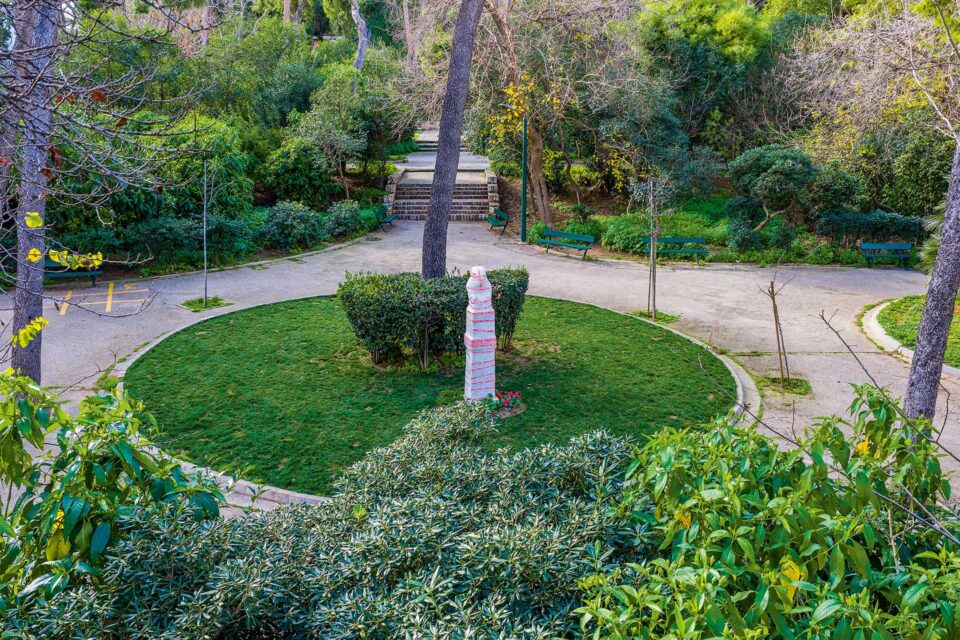 Ποιος έβαλε το γλυπτό εκεί;-6