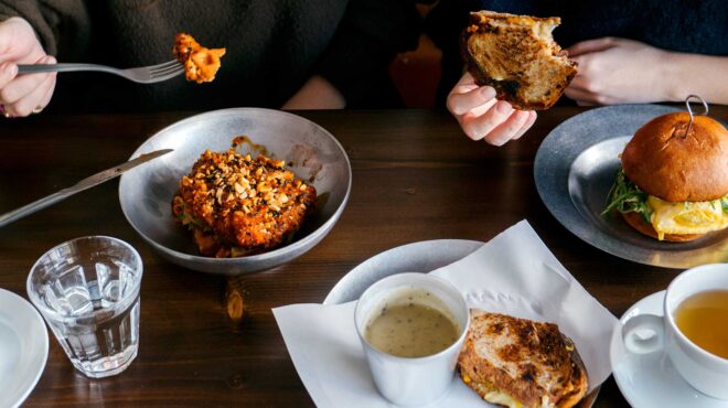 πού-τρώει-και-πίνει-η-αθήνα-αυτήν-την-εβ-564097930