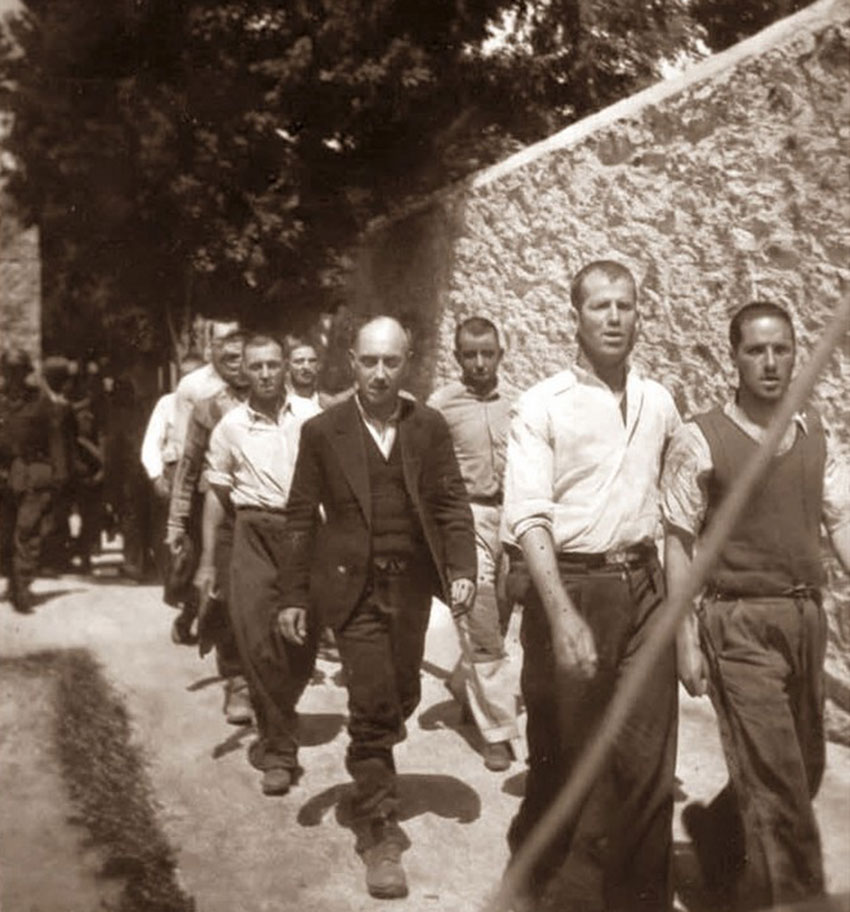 Φωτογραφίες Καισαριανής: Επιχείρηση διάσωσης για τα τεκμήρια μνήμης-1