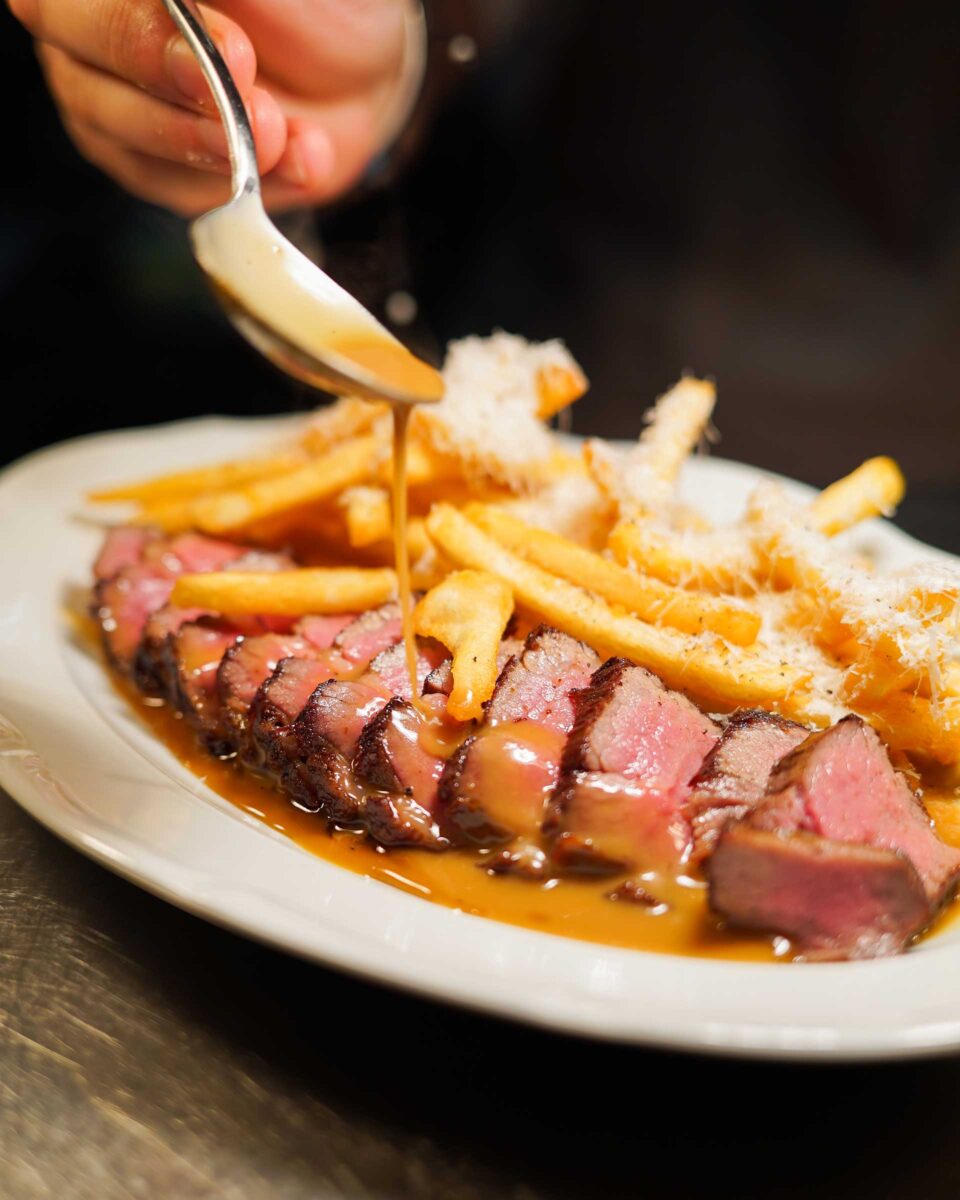 Oinoscent στη Βουλής: μια παλιά αγάπη και νέες αφορμές-2