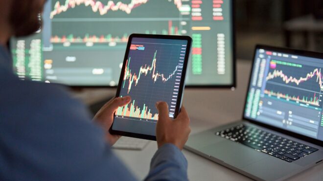 βελτίωση-στο-επενδυτικό-κλίμα-της-ευρ-564069592