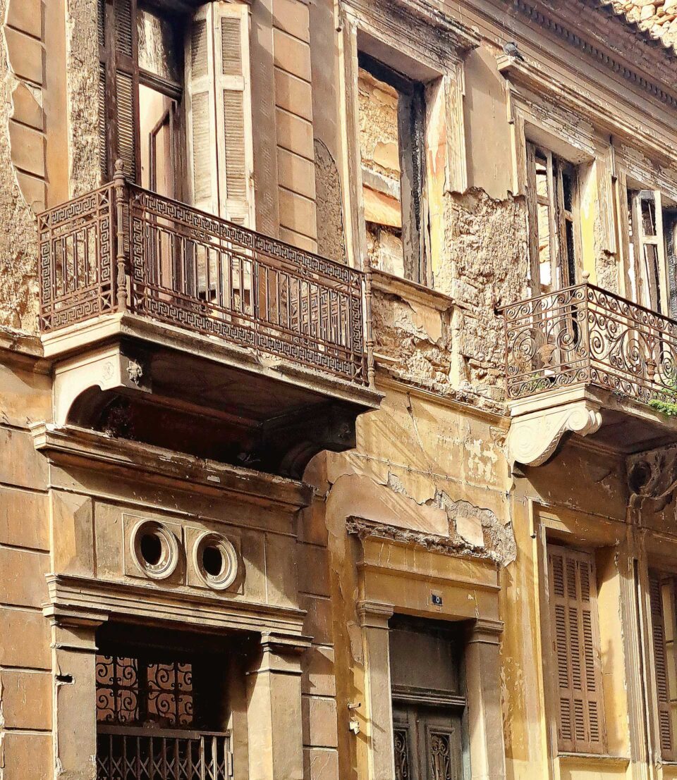 Πλατεία Κουμουνδούρου: Η τριλογία της οδού Κορίνης-1