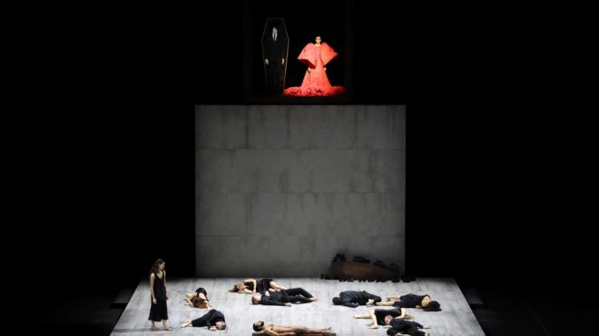 φιλί-στο-στόμα-με-τη-μαρίνα-αμπράμοβιτ-564063322