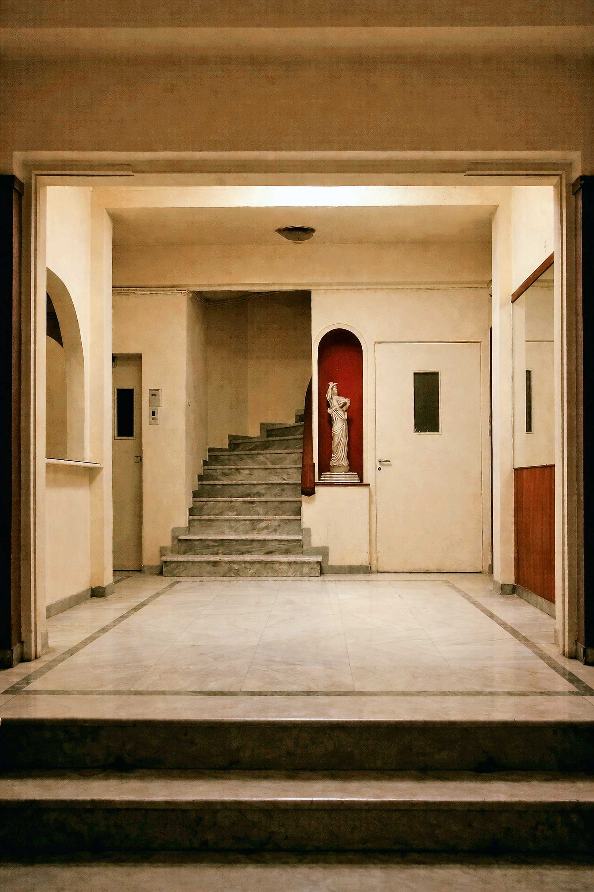 Νεάπολη: Οι πολυκατοικίες της Ιπποκράτους-1