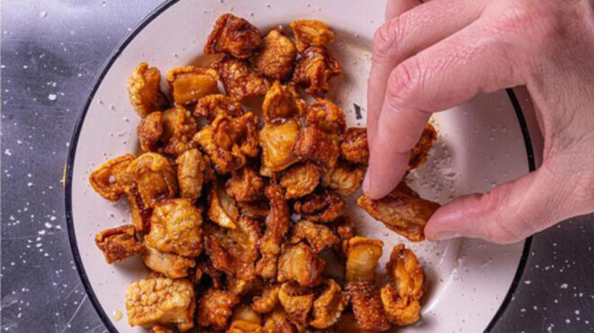 χοιρινή-πετσούλα-σαν-ποπ-κορν-το-απόλυ-564082267