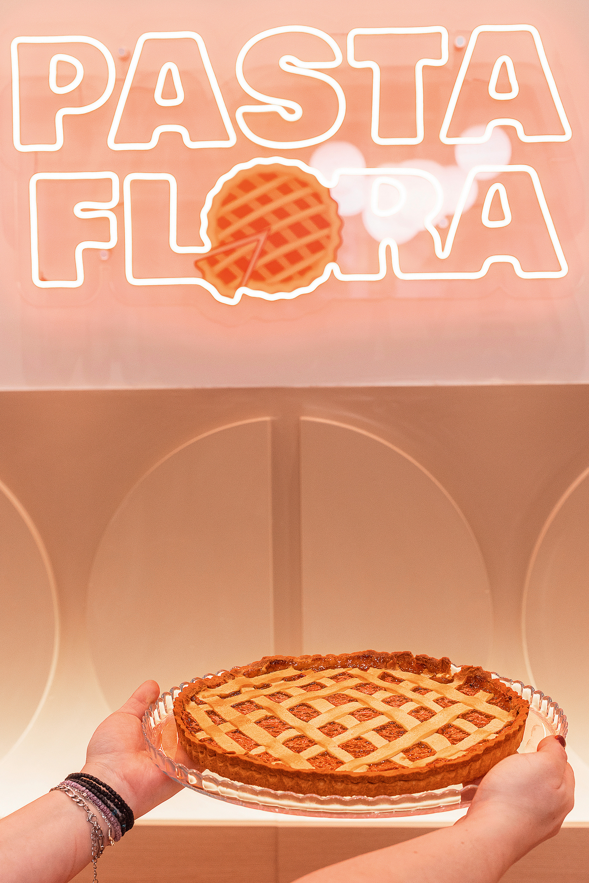 Πού θα φάτε την πιο νόστιμη πάστα φλόρα στην Αθήνα-3