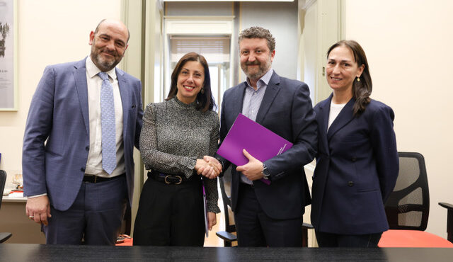 εκκομεδ-και-netflix-ενώνουν-τις-δυνάμεις-του-564095302