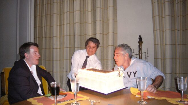 politico-το-υπόγειο-νταβός-του-τζέφρι-επστ-564063778