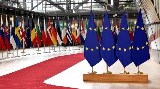 η-μεγάλη-διπλωματική-εβδομάδα-της-ε-ε-564068104