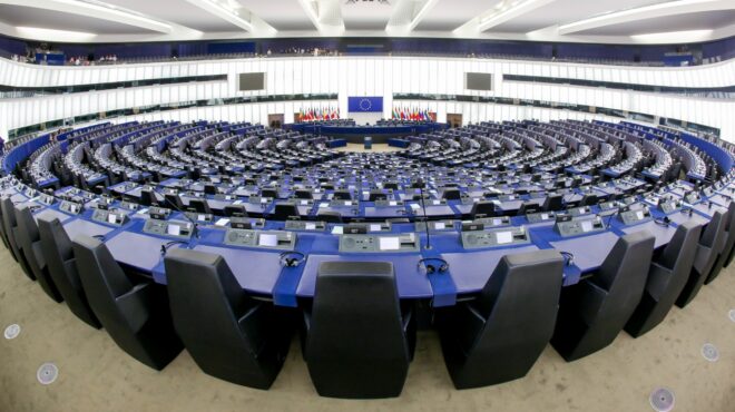 το-ευρωκοινοβούλιο-παγώνει-την-επι-564092401