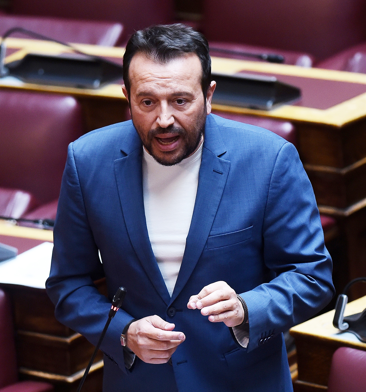 Θεωρείο: Στην κόντρα-1