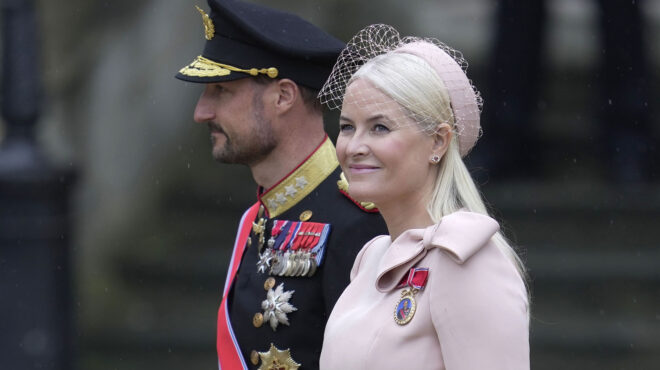 ο-επσταϊν-λερώνει-τις-αυλές-της-ευρώπη-564067273