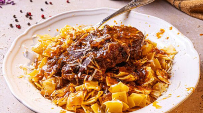 γίδα-κοκκινιστή-με-πέτουρα-564062044