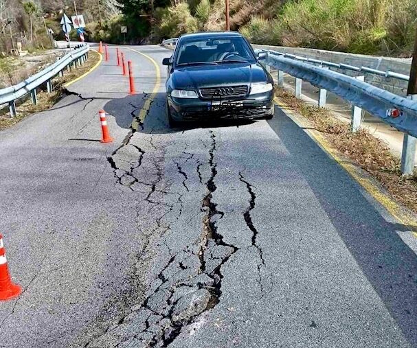 καθίζηση-στην-παλιά-εθνική-οδό-καλαμά-564061918