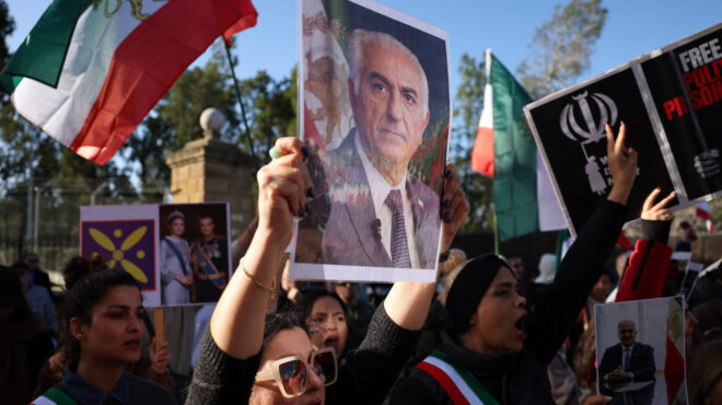 ιράν-διαδηλωτής-καταδικάστηκε-σε-θάν-564093247