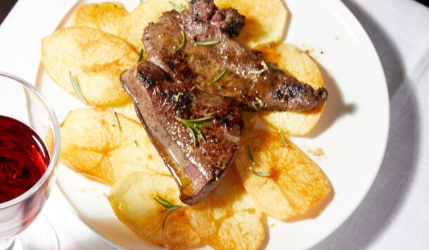 συκώτι-μαρινάτο-στο-τηγάνι-με-πατάτες-564072229