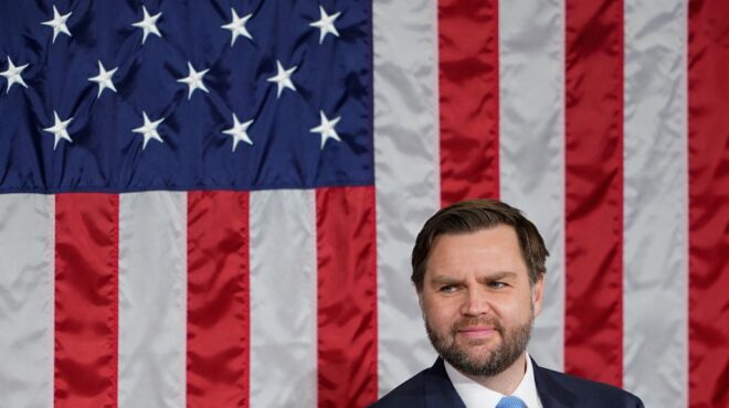 ηπα-ο-βανς-στη-μάχη-για-το-ουισκόνσιν-564097357