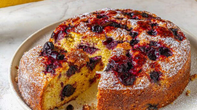 κέικ-λεμονιού-με-μύρτιλα-564086083