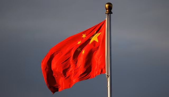 η-κίνα-κάλεσε-τους-πολίτες-της-να-εγκατ-564099496