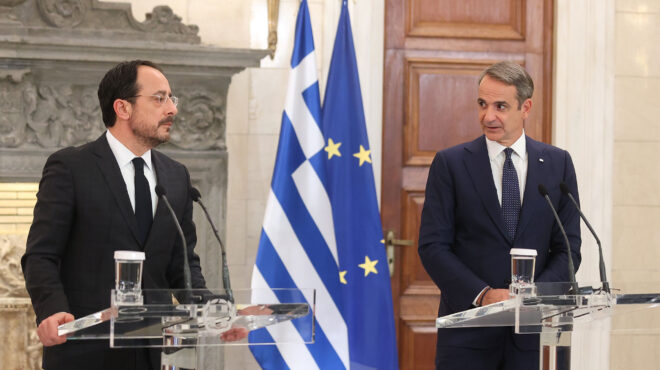 τηλεφωνική-επικοινωνία-μητσοτάκη-χρ-564102589