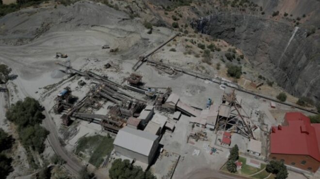 kατολίσθηση-σε-ορυχείο-διαμαντιών-στη-564088429