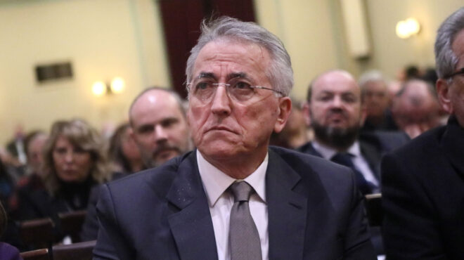 πασοκ-αναστέλλεται-η-κομματική-ιδιότ-564061996