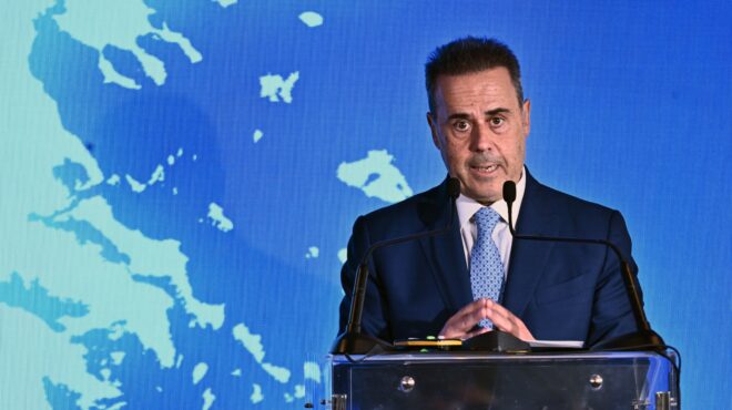 παπασταύρου-ο-κάθετος-διάδρομος-αναβ-564093319