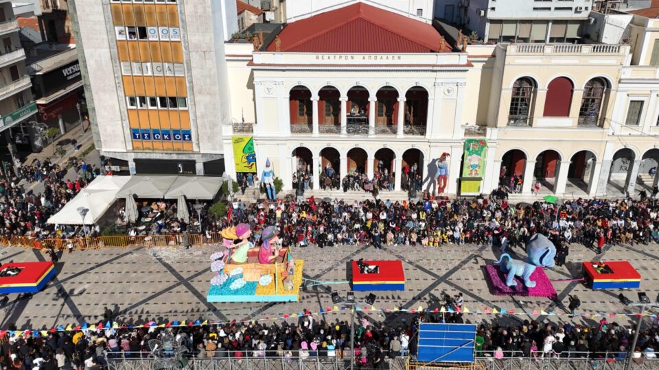 Πάτρα: Περισσότεροι από 50.000 καρναβαλιστές πρόσφεραν ένα ξεχωριστό θέαμα [εικόνες-βίντεο]-2