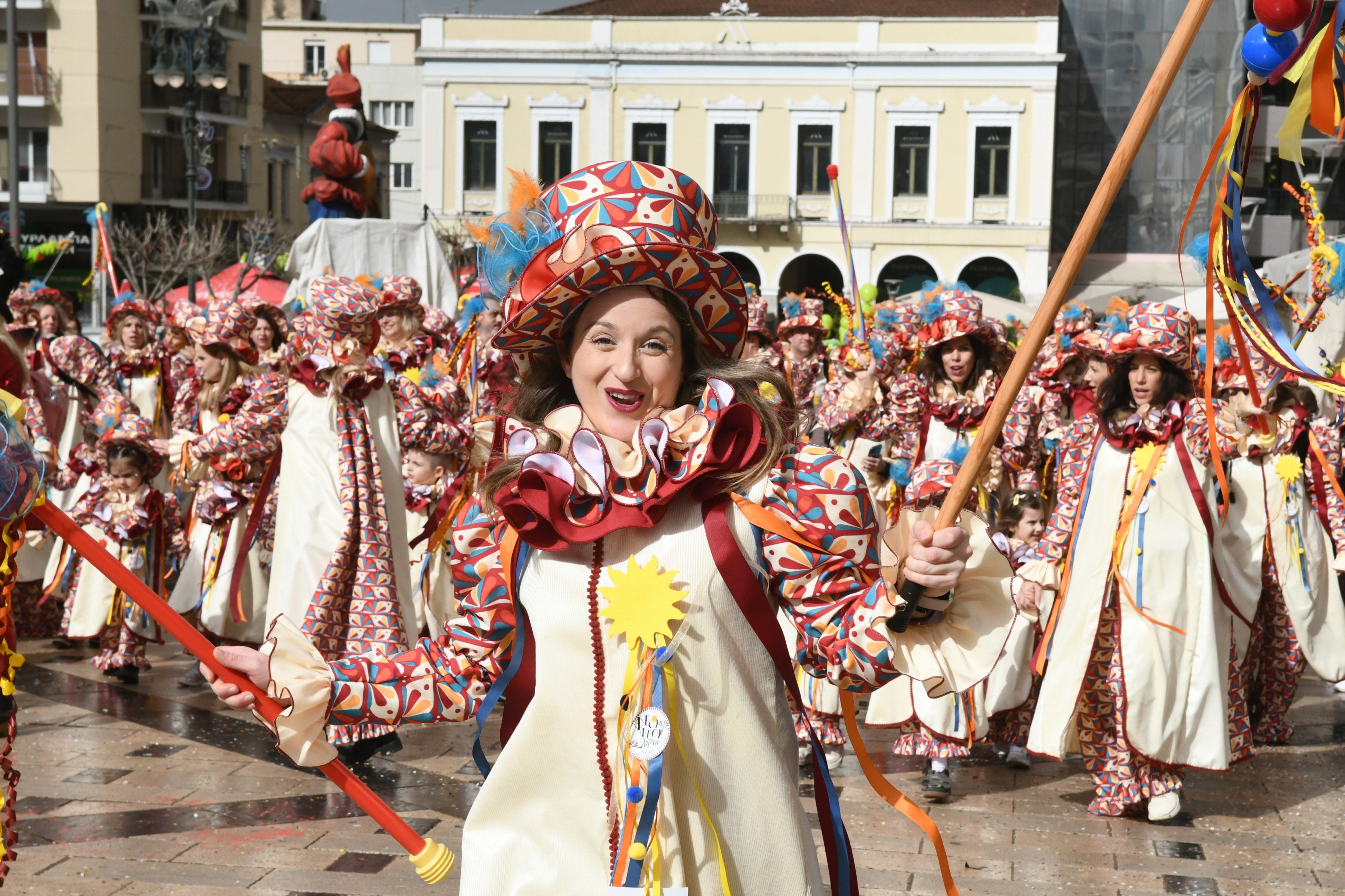 Πάνω από 20.000 μικροί καρναβαλιστές ξεχύθηκαν στους δρόμους της Πάτρας-5