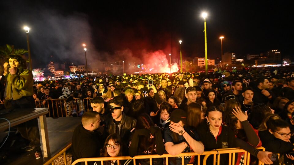 Πάτρα: Αυλαία για το καρναβάλι με μία φαντασμαγορική τελετή [εικόνες-βίντεο]-3