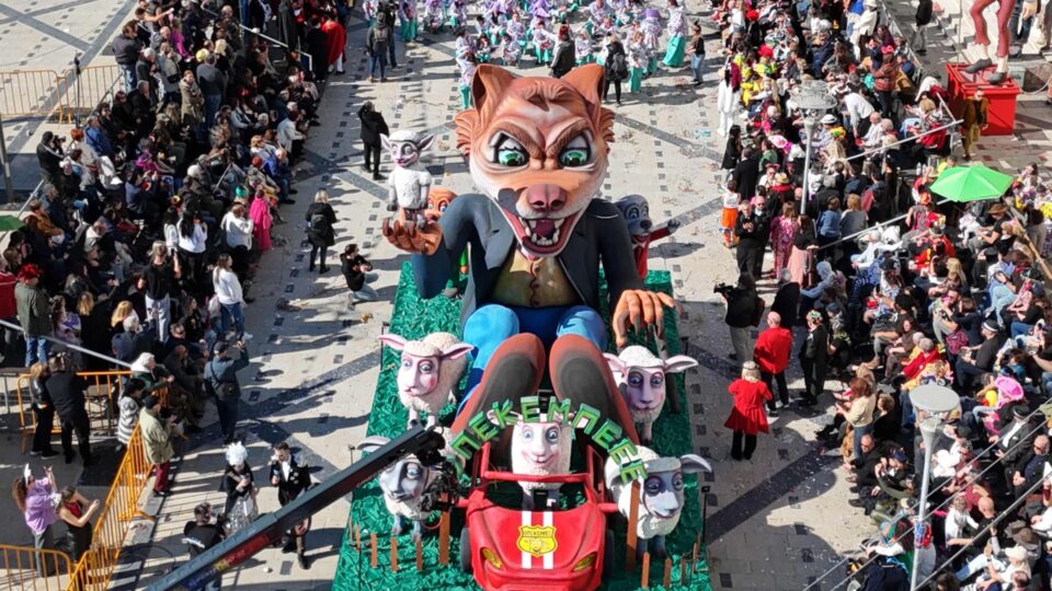 Πάτρα: Περισσότεροι από 50.000 καρναβαλιστές πρόσφεραν ένα ξεχωριστό θέαμα [εικόνες-βίντεο]-3