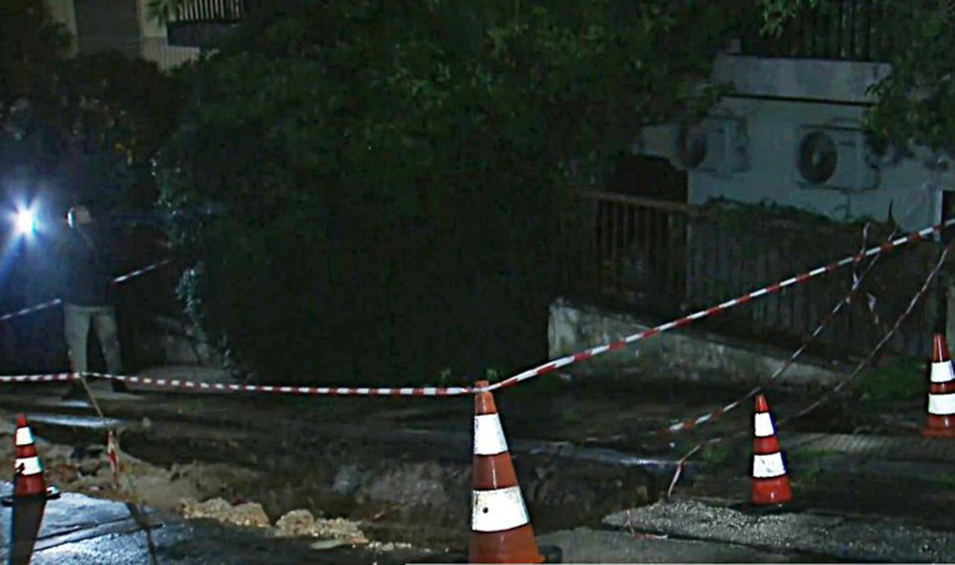 Κακοκαιρία: Πλημμύρες, καθιζήσεις και μικρές κατολισθήσεις σε Δυτική Ελλάδα και Αττική-1