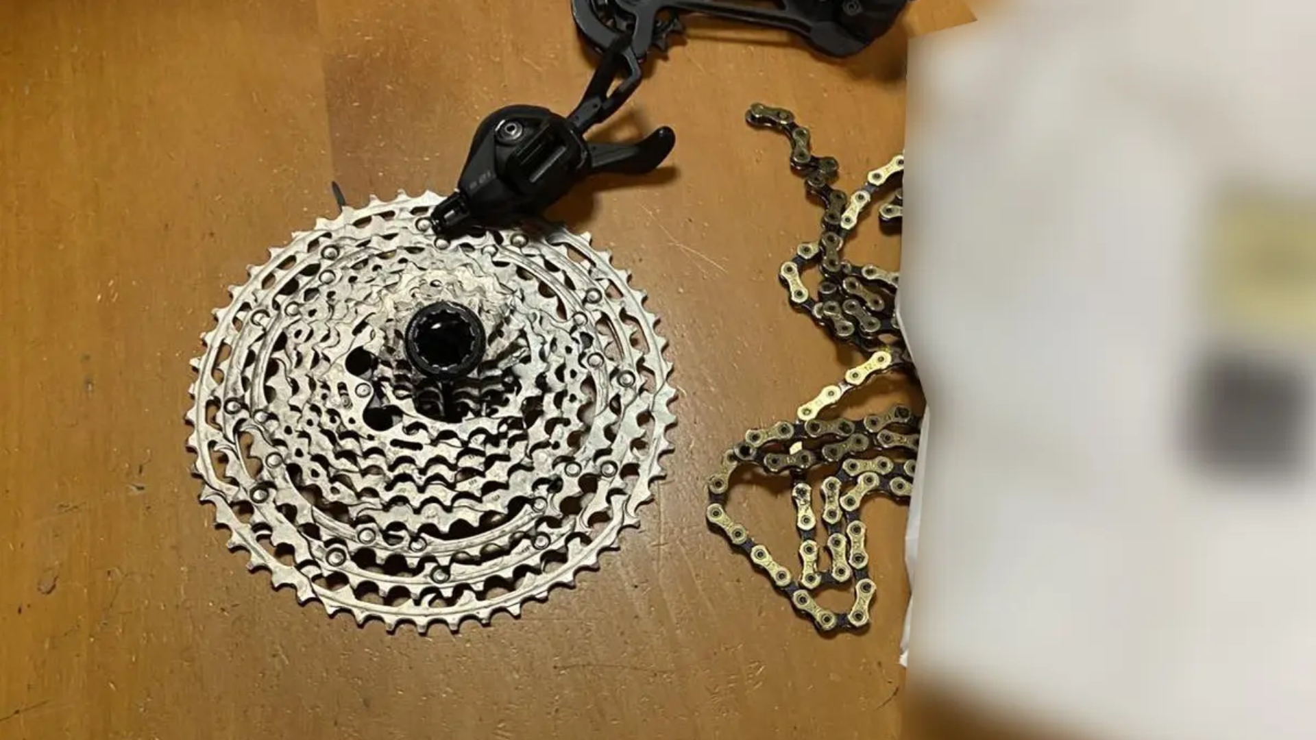 Καλλιθέα: Συνελήφθη 32χρονος που πουλούσε μέσω social κλεμμένα ανταλλακτικά ποδηλάτων-1