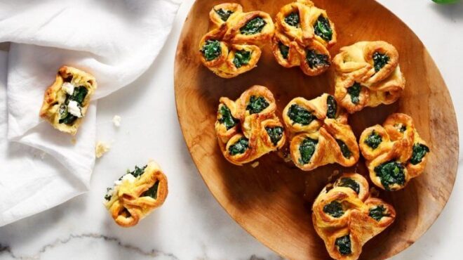 πουγκάκια-με-σπανάκι-και-φέτα-564068386