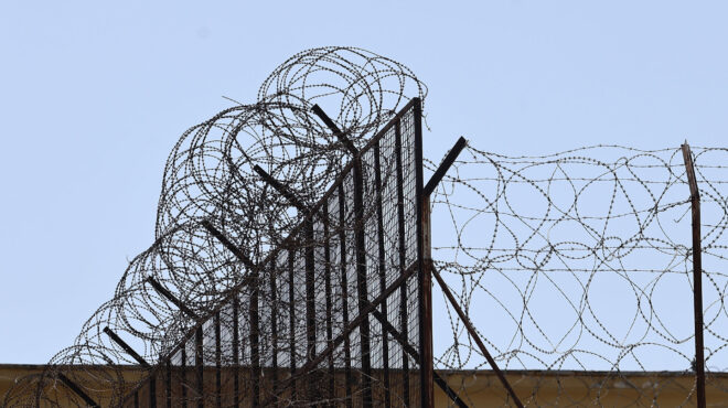 θεσσαλονίκη-σωφρονιστικός-υπάλληλο-564074314