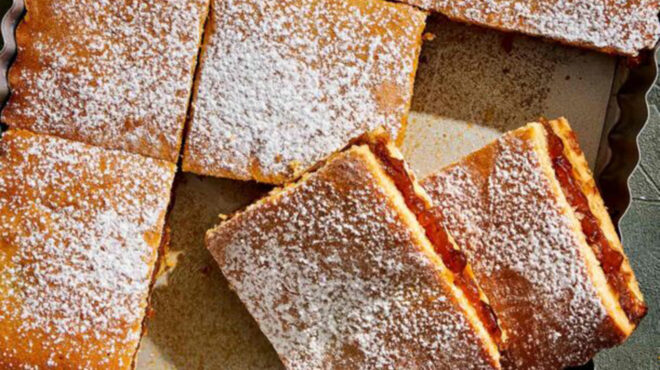 μηλόπιτα-γεμιστή-ρουμάνικη-με-καρύδι-564069811