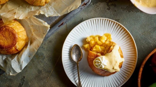 σαρλότ-μήλου-ατομικές-με-σάλτσα-καρδά-564055312