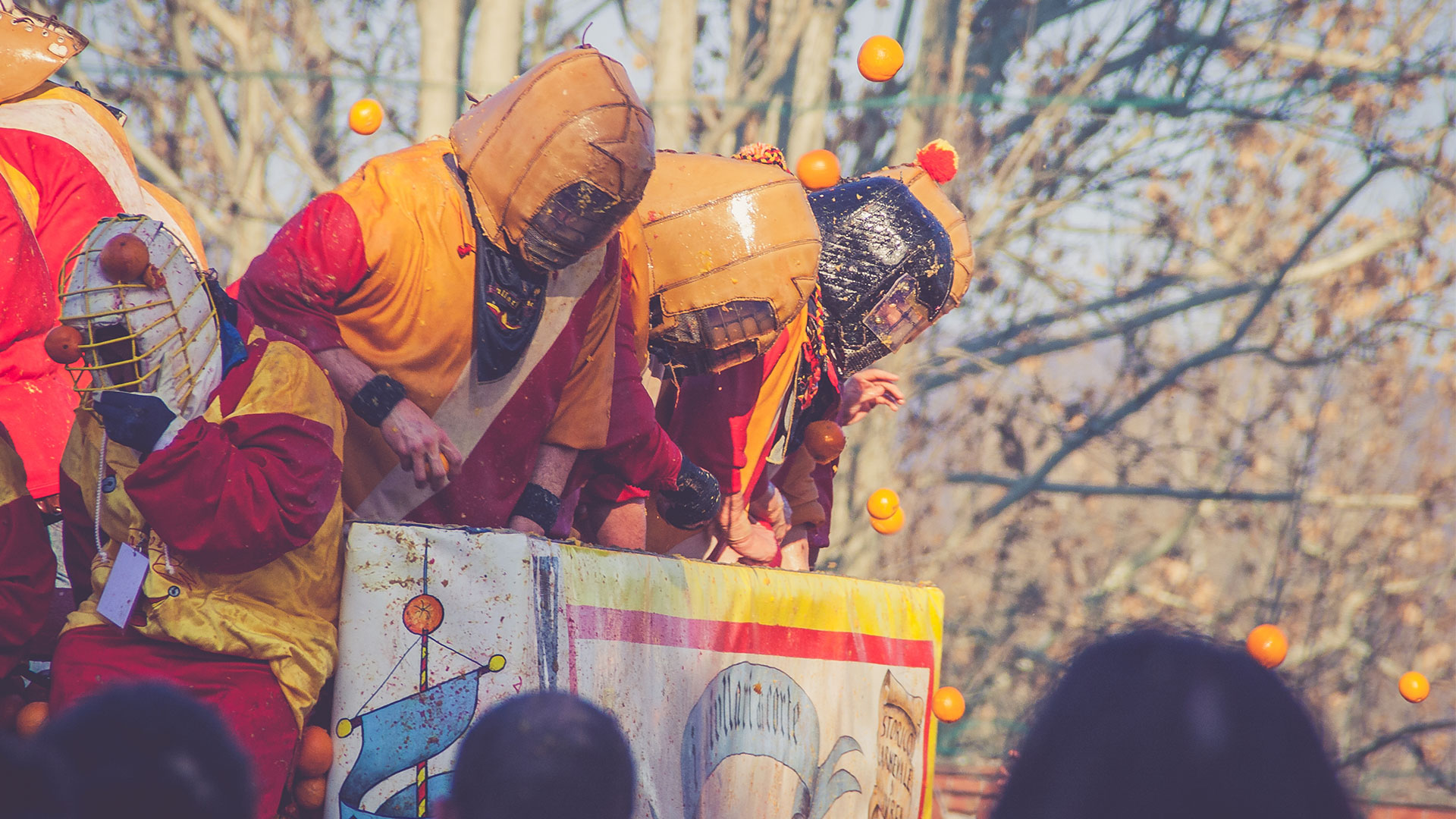 Τα μικρά καρναβάλια της Ευρώπης κρατούν ζωντανές παραδόσεις αιώνων-1