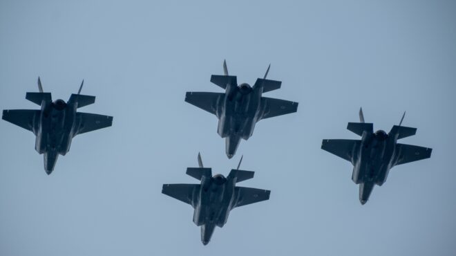 η-βρετανία-έστειλε-6-μαχητικά-f-35b-σε-βάση-τ-564067291