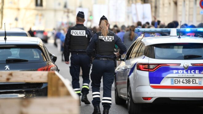 γαλλία-μαθητής-μαχαίρωσε-την-καθηγήτ-564058255