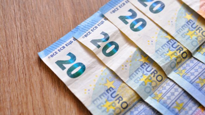 θεσσαλονίκη-κατείχε-723-πλαστά-20ευρα-σ-564070201