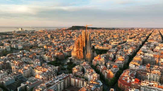 Βαρκελώνη: Αυξάνονται τα τουριστικά τέλη για τη χρηματοδότηση προσιτής στέγης