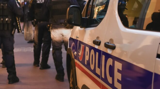 παρίσι-πυροβολισμοί-εναντίον-άνδρα-π-564077014