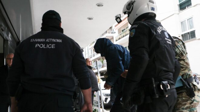 σμήναρχος-ενεπλάκην-εν-αγνοία-μου-ζητ-564070822