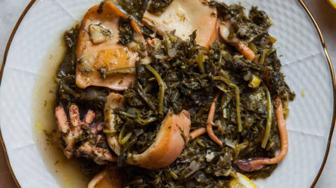 σουπιές-γιαχνί-με-άγρια-χόρτα-564092200