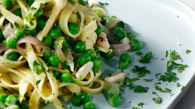 ταλιατέλες-με-μυρώνια-και-αρακά-564092665