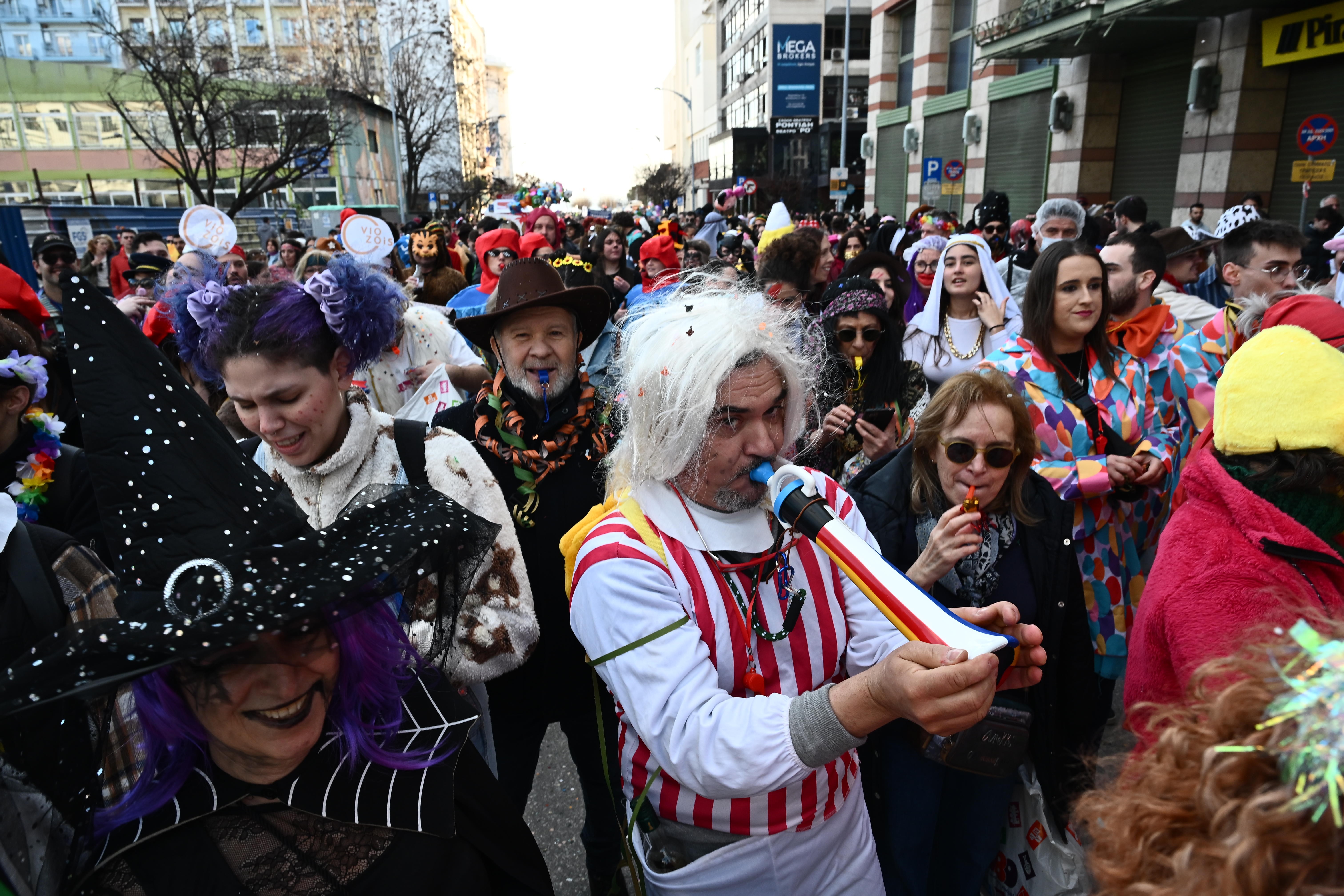 Χιλιάδες καρναβαλιστές στους δρόμους της Θεσσαλονίκης-3