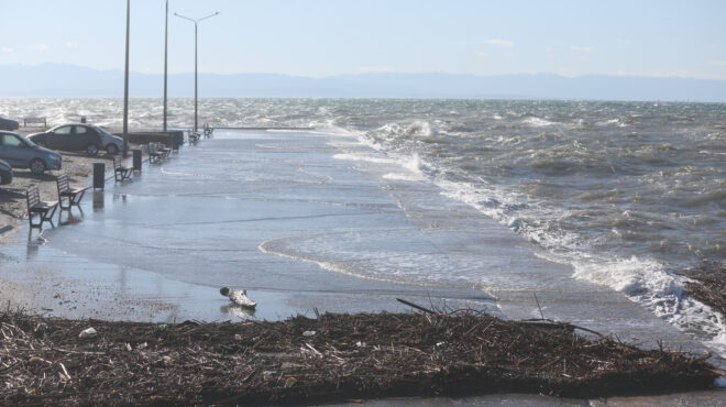 θεσσαλονίκη-η-θάλασσα-εισέβαλε-στη-564084526