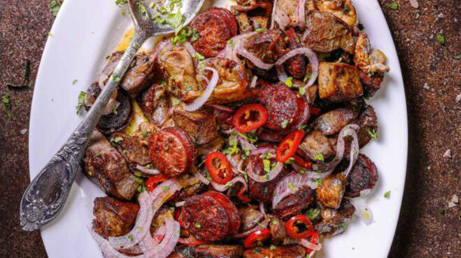 τηγανιά-με-συκωταριά-και-αρνίσια-λουκ-564071887