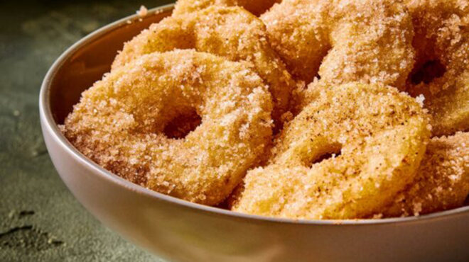 τηγανητές-ροδέλες-μήλου-με-κανελοζάχ-564092638